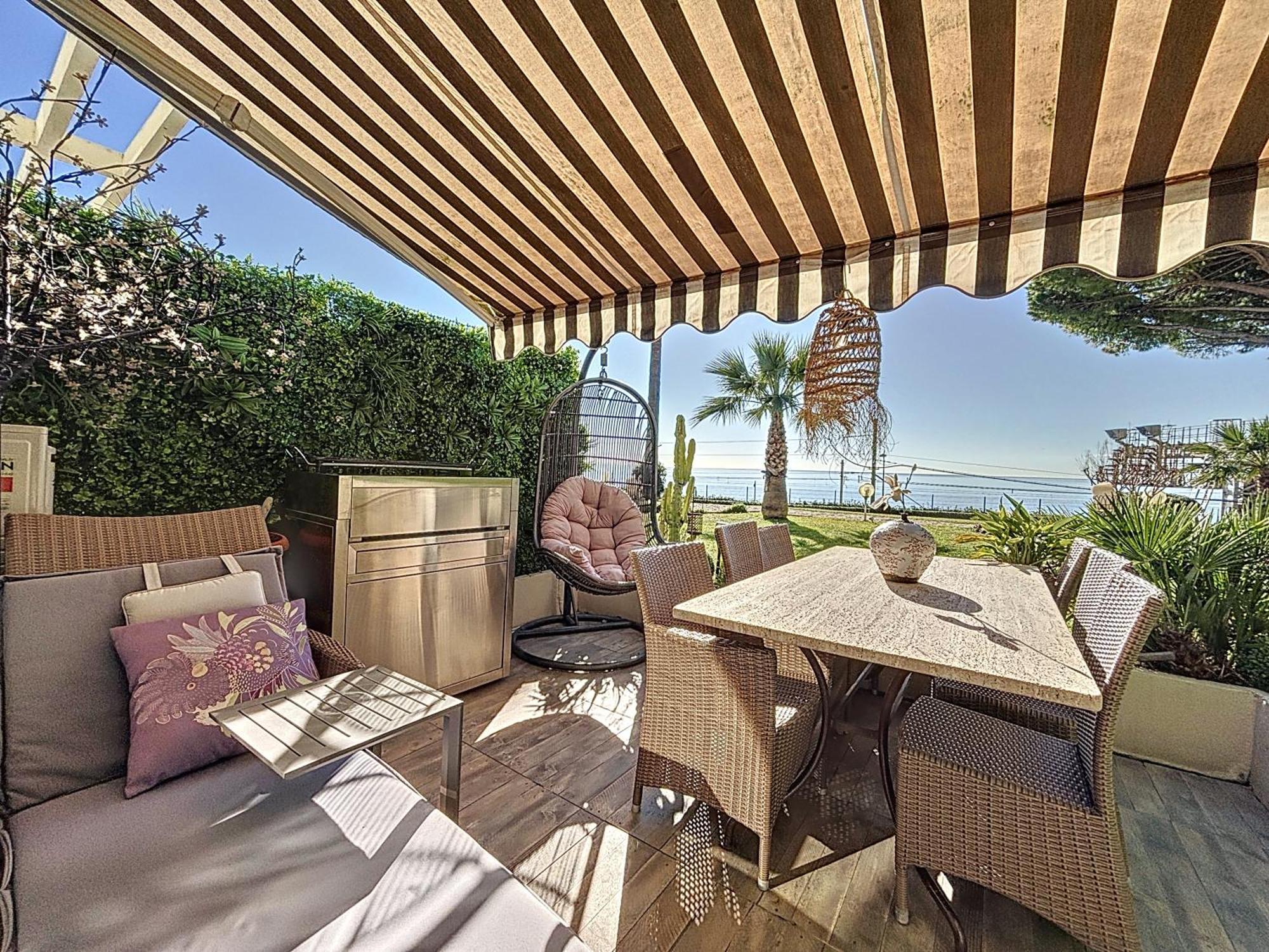Superbe Duplexe Front De Mer, Acces Direct Aux Plages Cannes