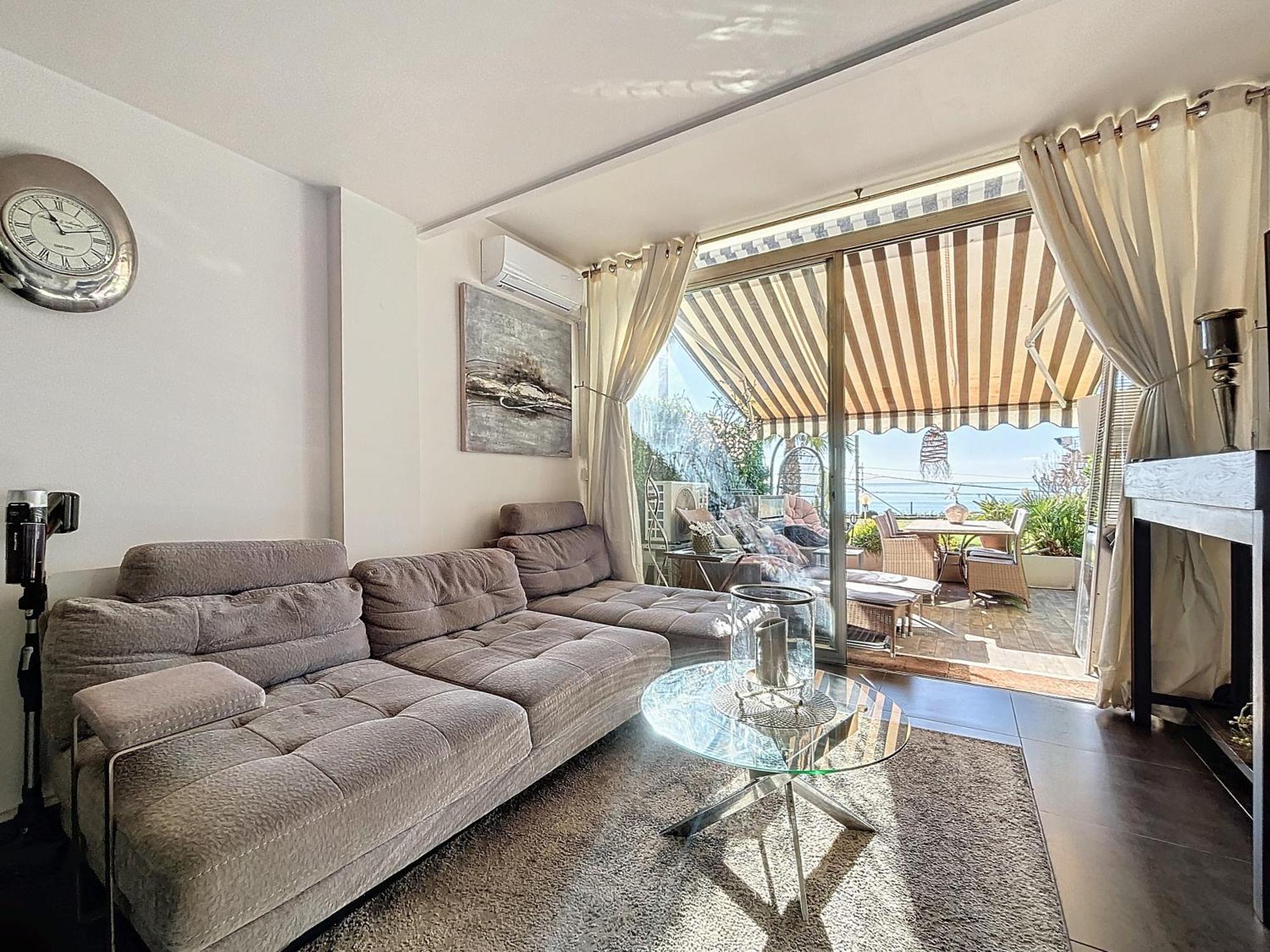 Superbe Duplexe Front De Mer, Acces Direct Aux Plages Appartement *